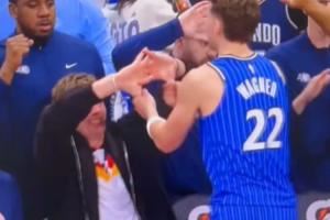 球迷晒瓦格纳兄弟“挤奶”庆祝动作：大瓦扮演奶牛 小瓦当挤奶工