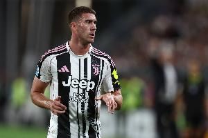 米体：弗拉霍维奇身体未达最佳，斯帕莱蒂仍希望他首发出战紫百合